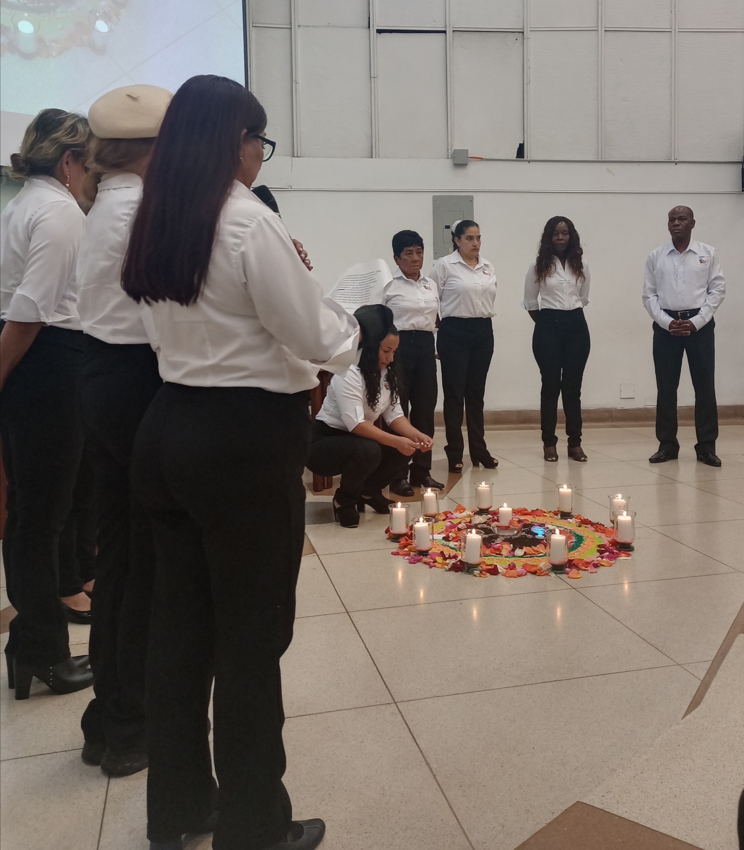 <strong> Medellín, Colombia.</strong> Acto simbólico de las víctimas en la entrega de informes a la JEP. <strong>2022</strong> © Clara Atehortúa Medellín, Colombia. Acto simbólico de las víctimas en la entrega de informes a la JEP. 2022 © Clara Atehortúa