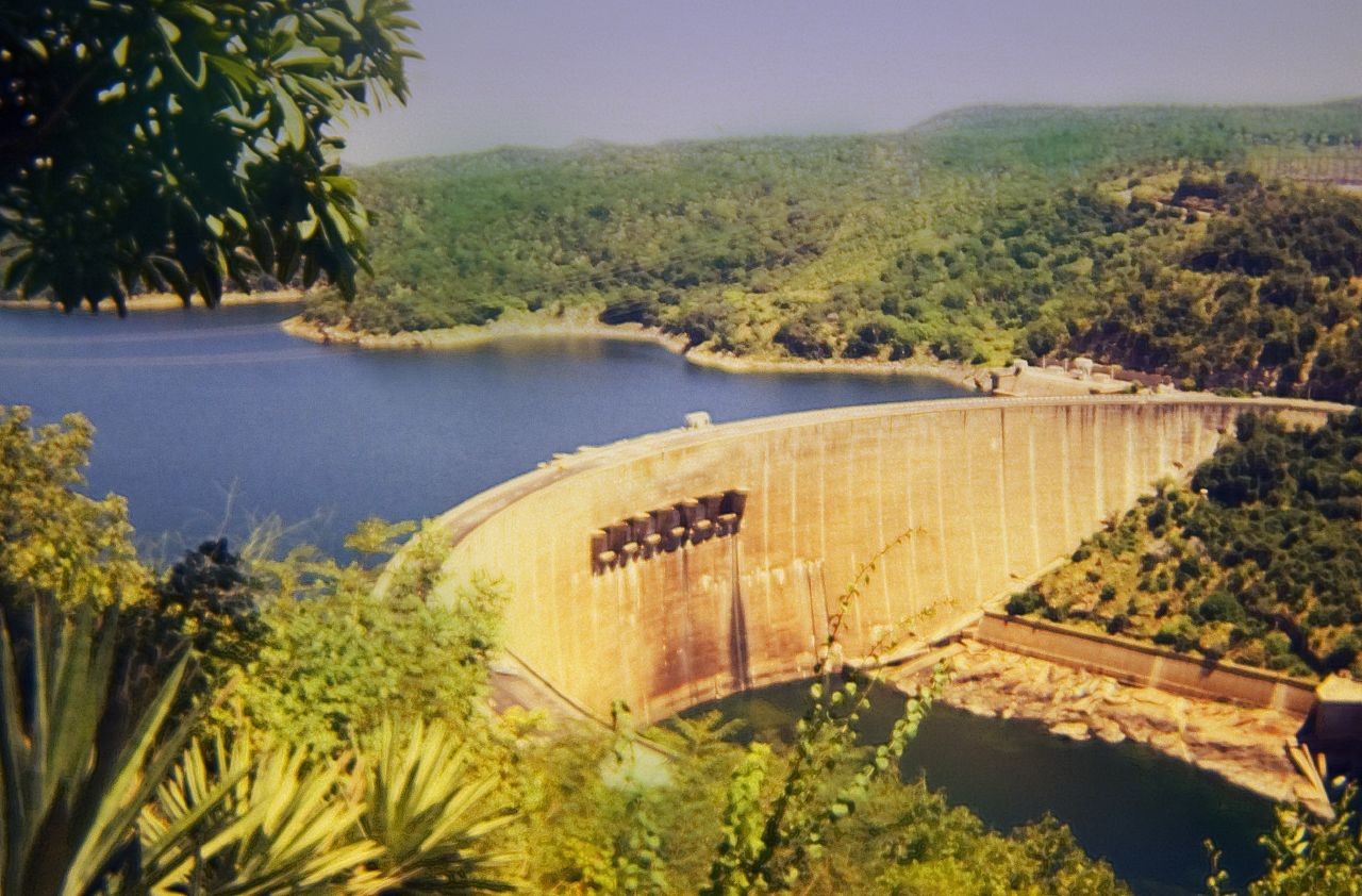 Zimbabwe. Kariba dam 1994 &copy; Rhys Jones