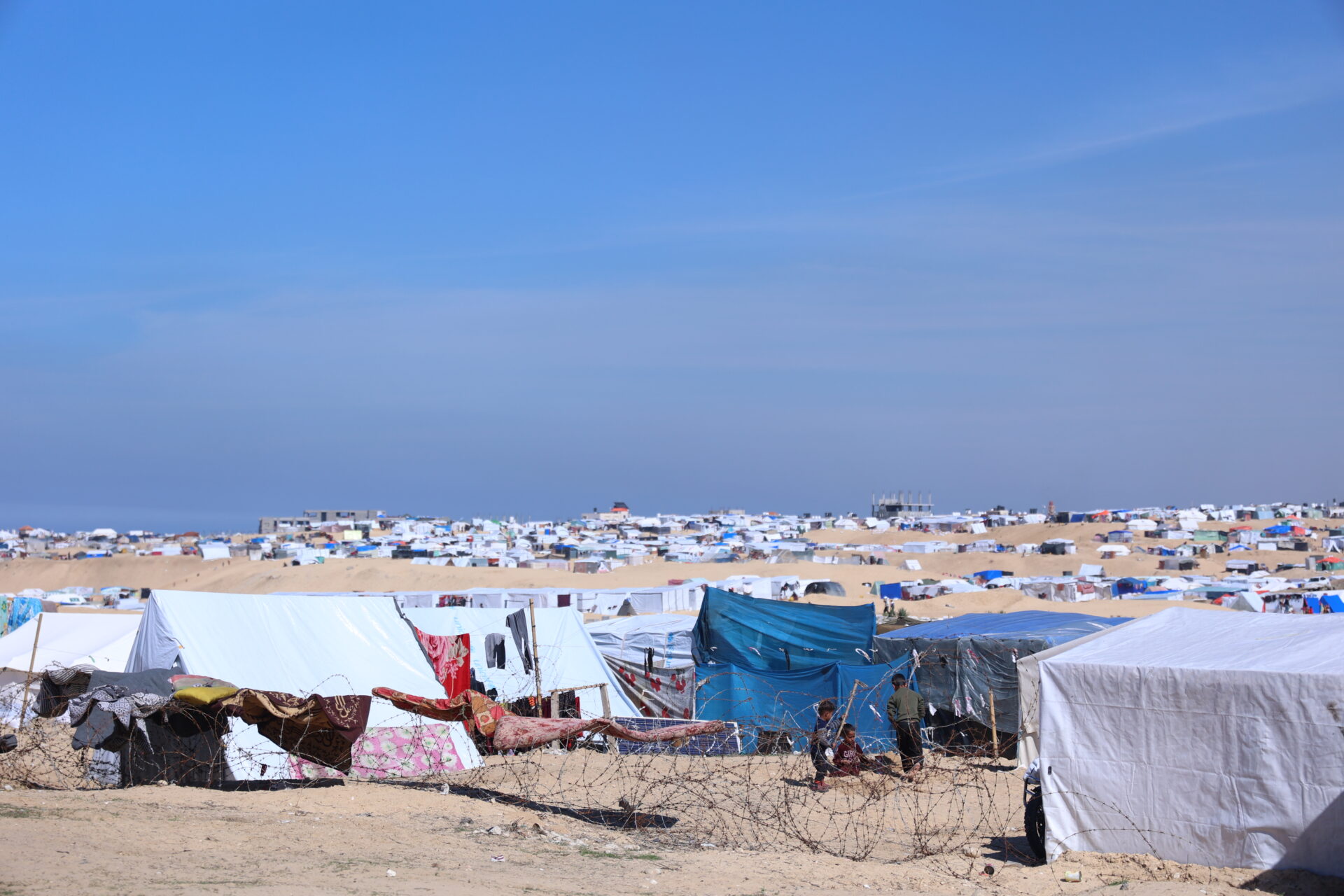Gaza. Tents for the displaced in the Philadelphia axis area, southwest of the city of Rafah. 2024 © Yousef Hammash / NRC